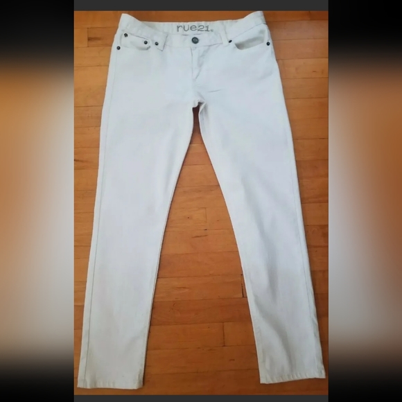 Rue 21 Women's White Jeans Size 9/10 Skinny/Slim - Picture 1 of 9